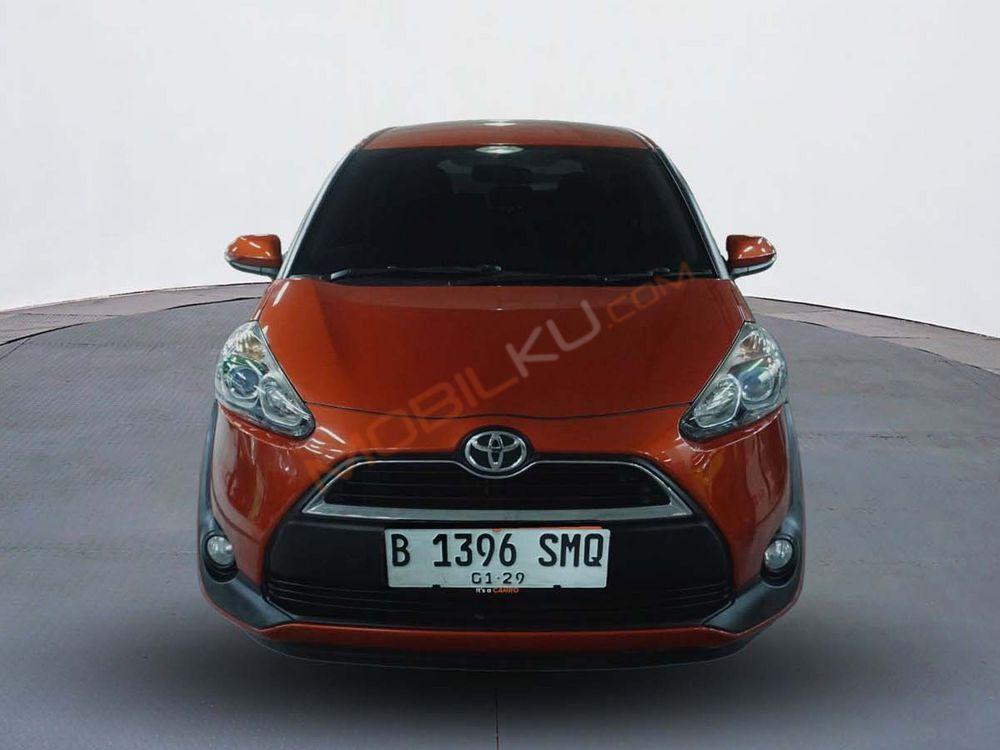 Mobil Toyota Sienta 2017