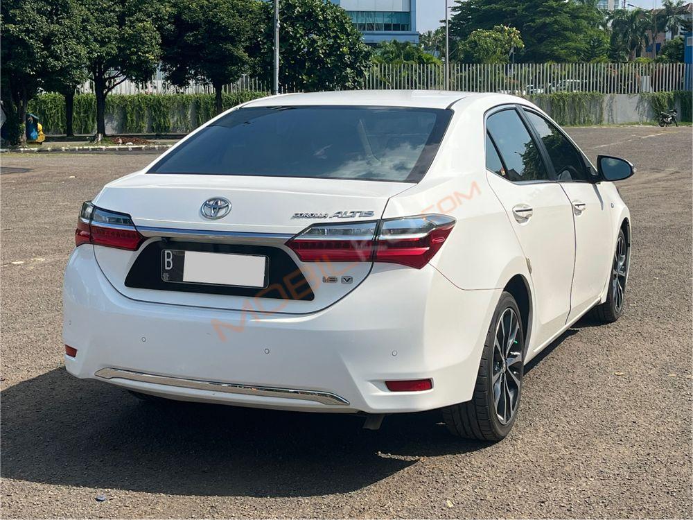Mobil Toyota Corolla 2017