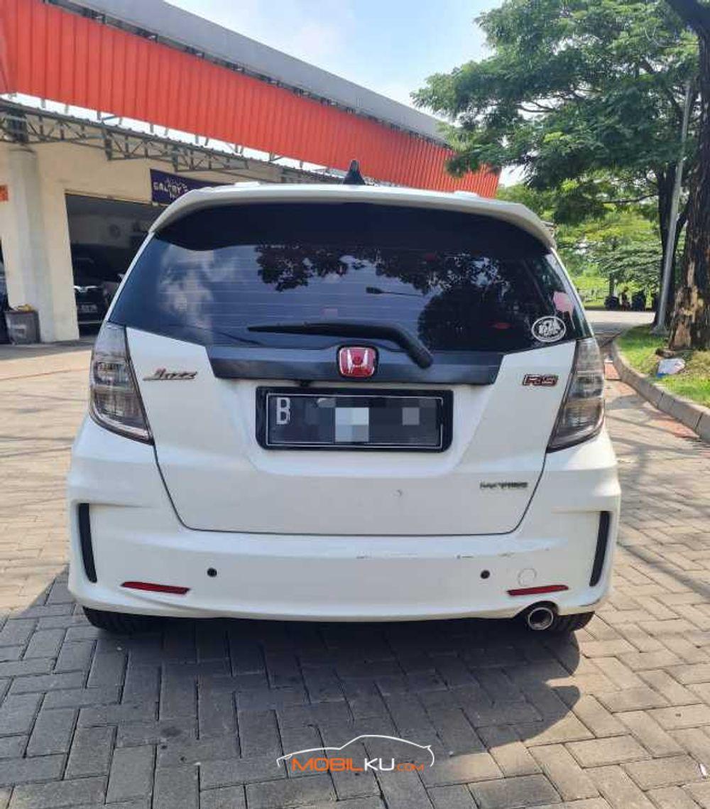 Mobil Honda Jazz 2013