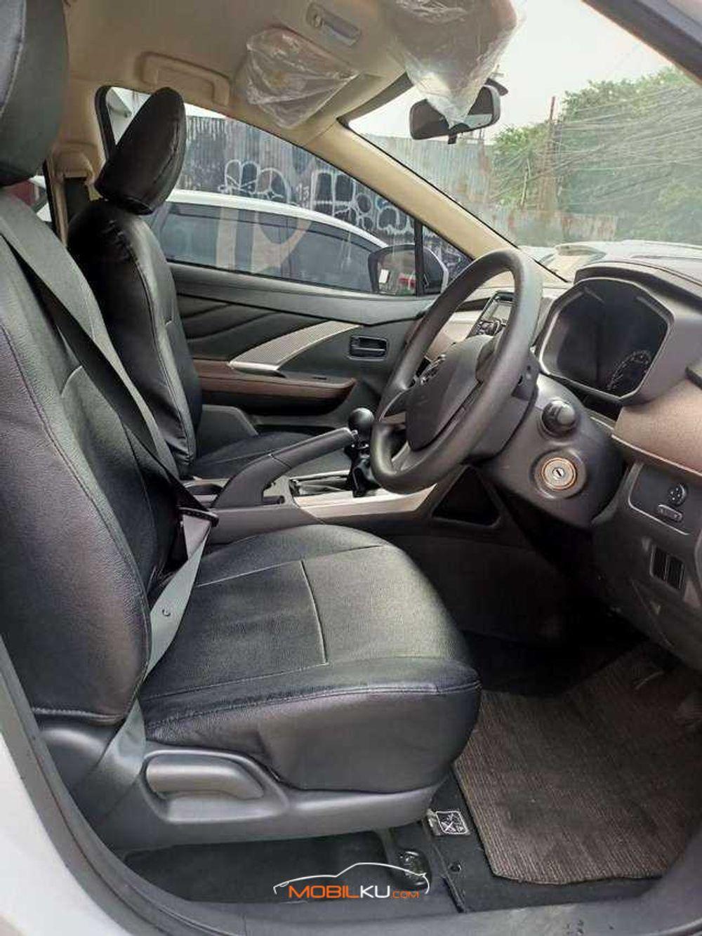 Mobil Nissan Livina 2019