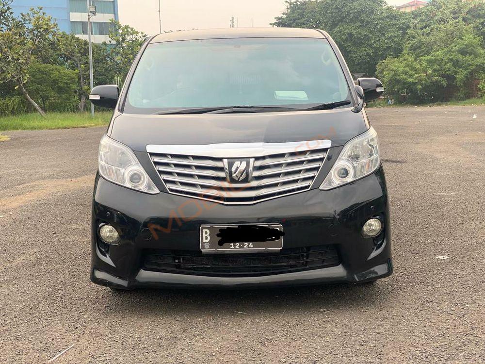 Mobil Toyota Alphard 2009