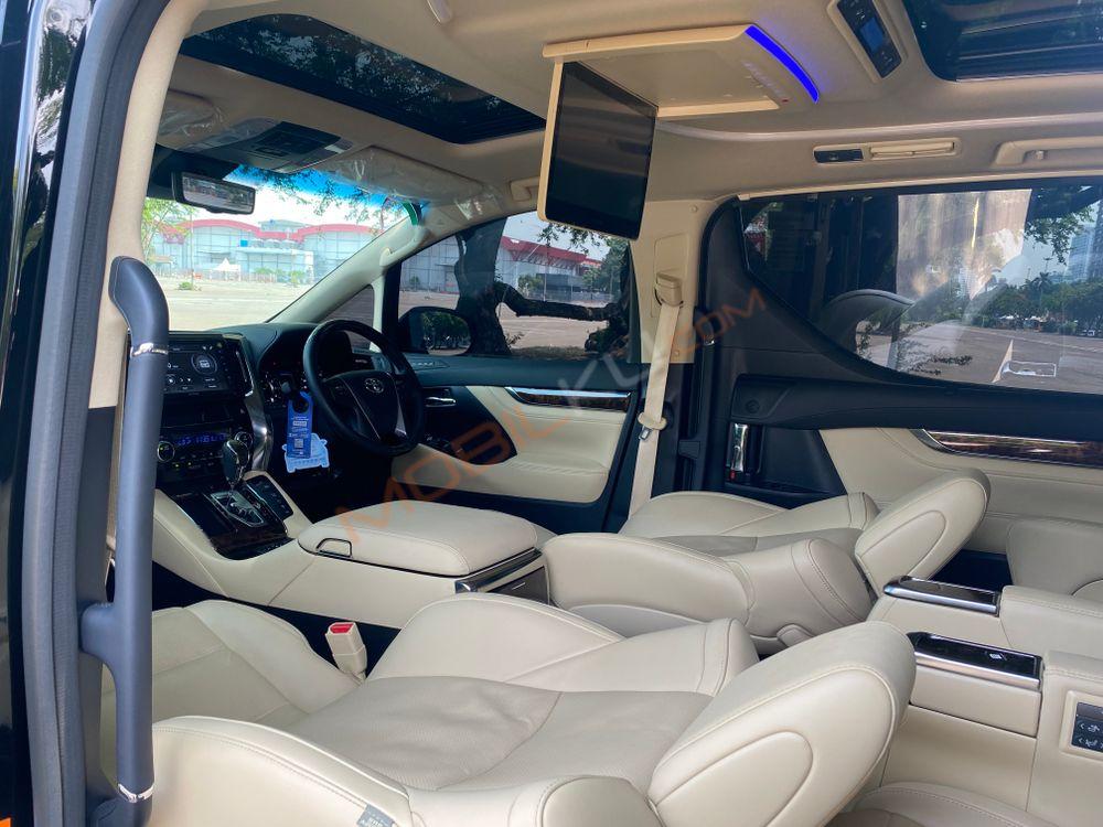 Mobil Toyota Alphard 2023