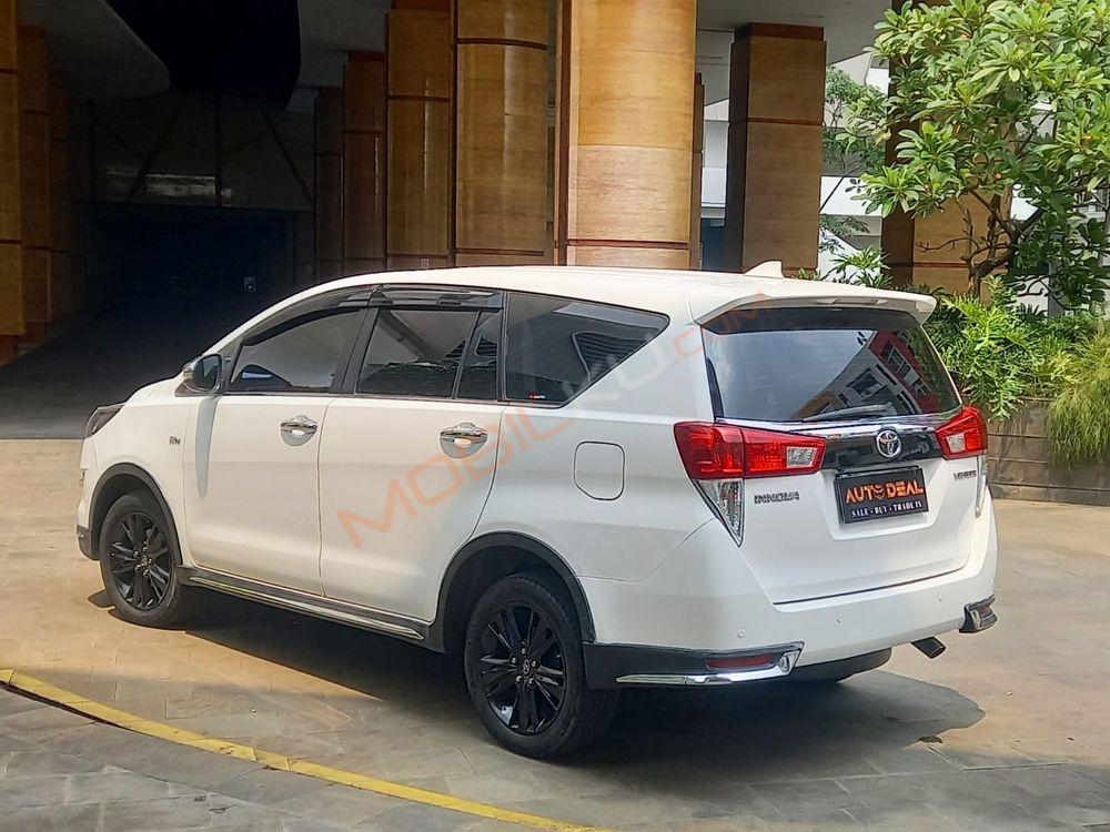 Mobil Toyota Kijang Innova 2017