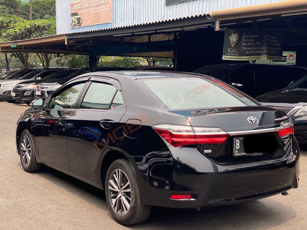 Mobil Toyota Corolla 2018