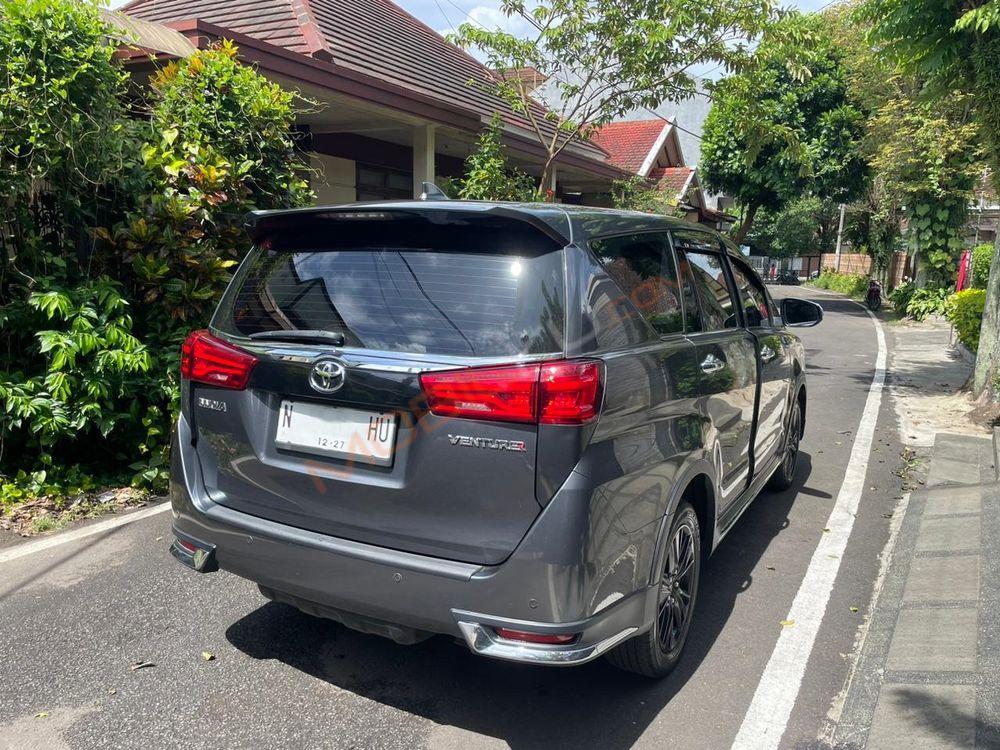 Mobil Toyota Kijang Innova 2017