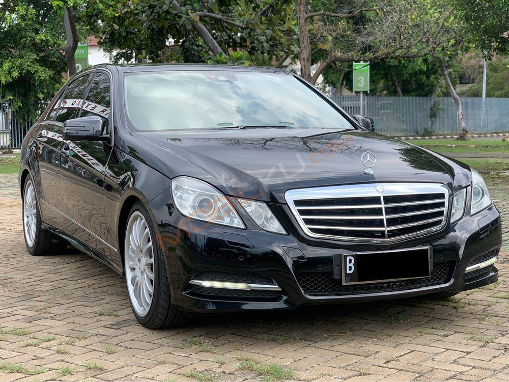 Mobil Mercedes-Benz E-Class 2011