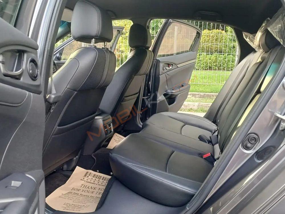 Mobil Honda Civic Hatchback 2019