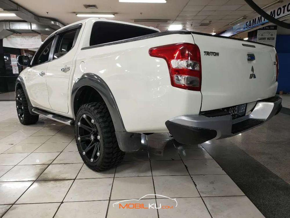 Mobil Mitsubishi Triton 2018