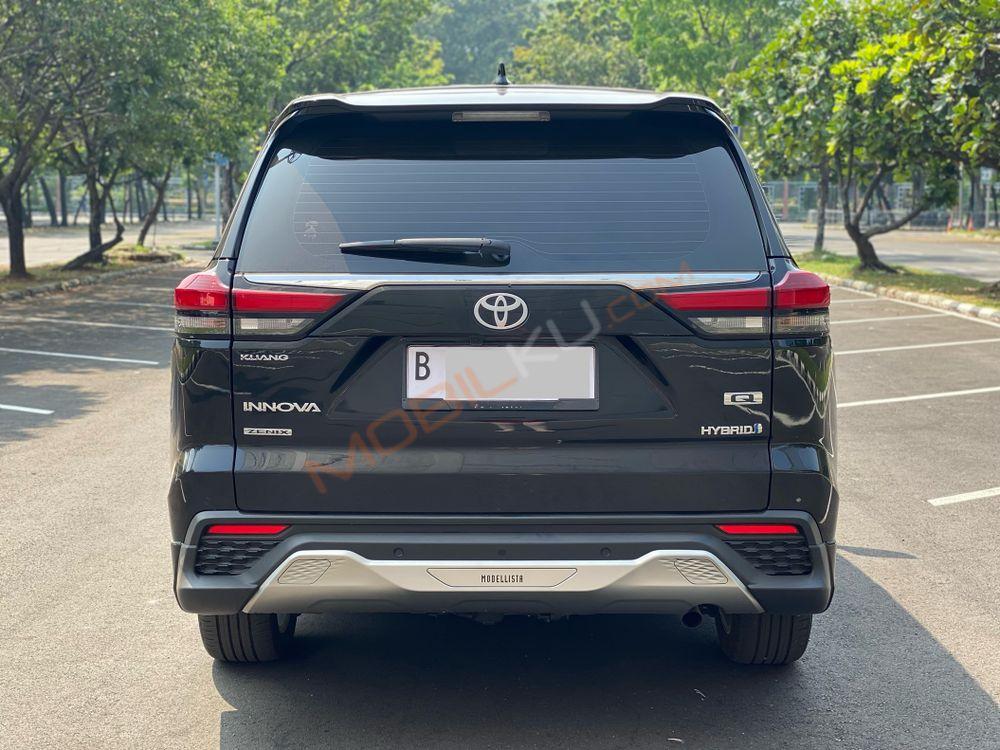 Mobil Toyota Kijang Innova Zenix 2024
