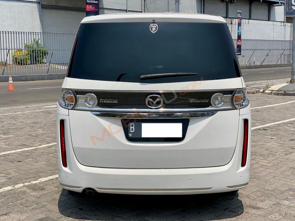 Mobil Mazda Biante 2015