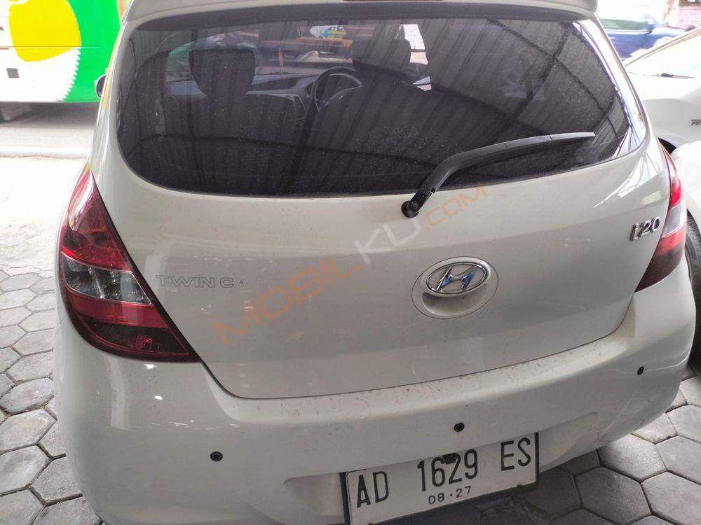 Mobil Hyundai i20 2011