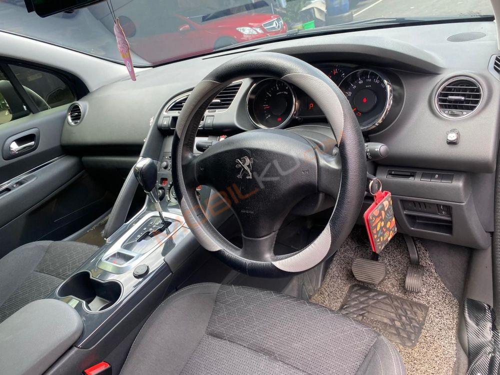 Mobil Peugeot 3008 2016