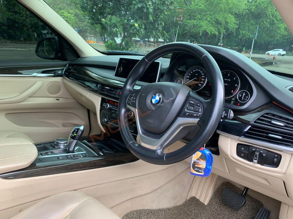 Mobil BMW X5 2015