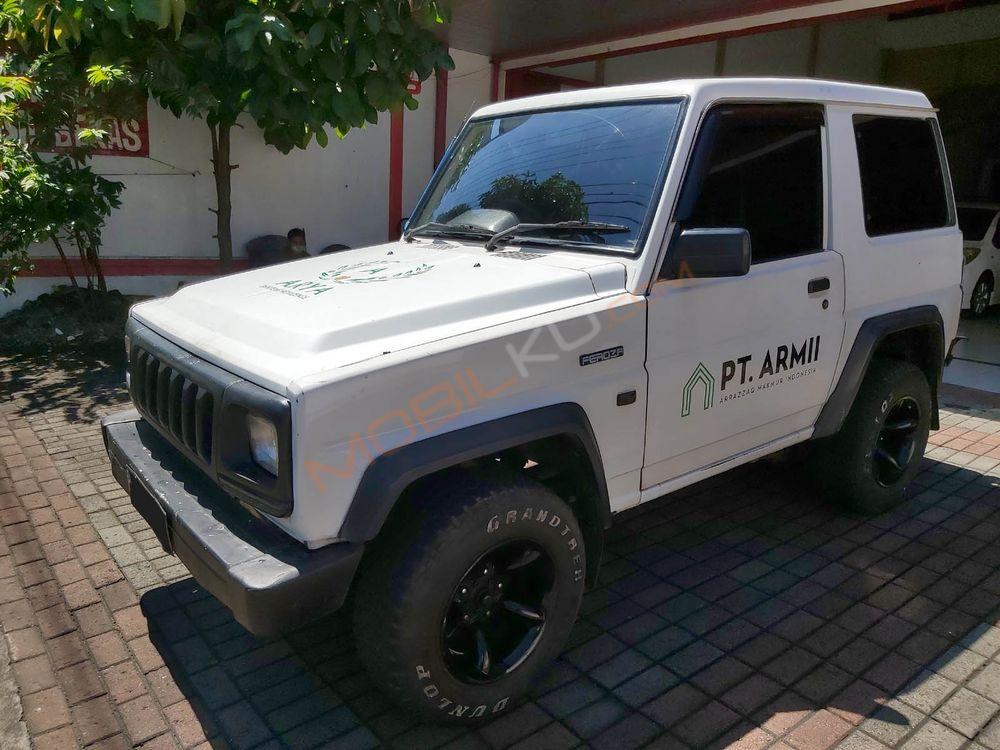 Mobil Daihatsu Feroza 1995