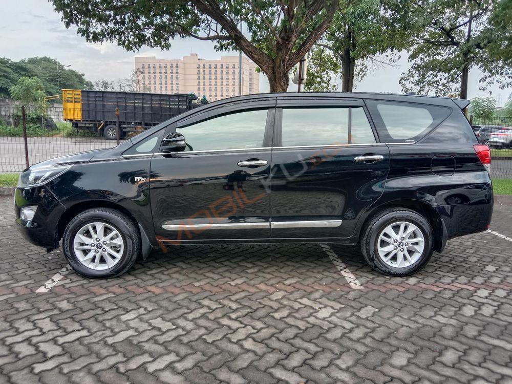 Mobil Toyota Kijang Innova 2018