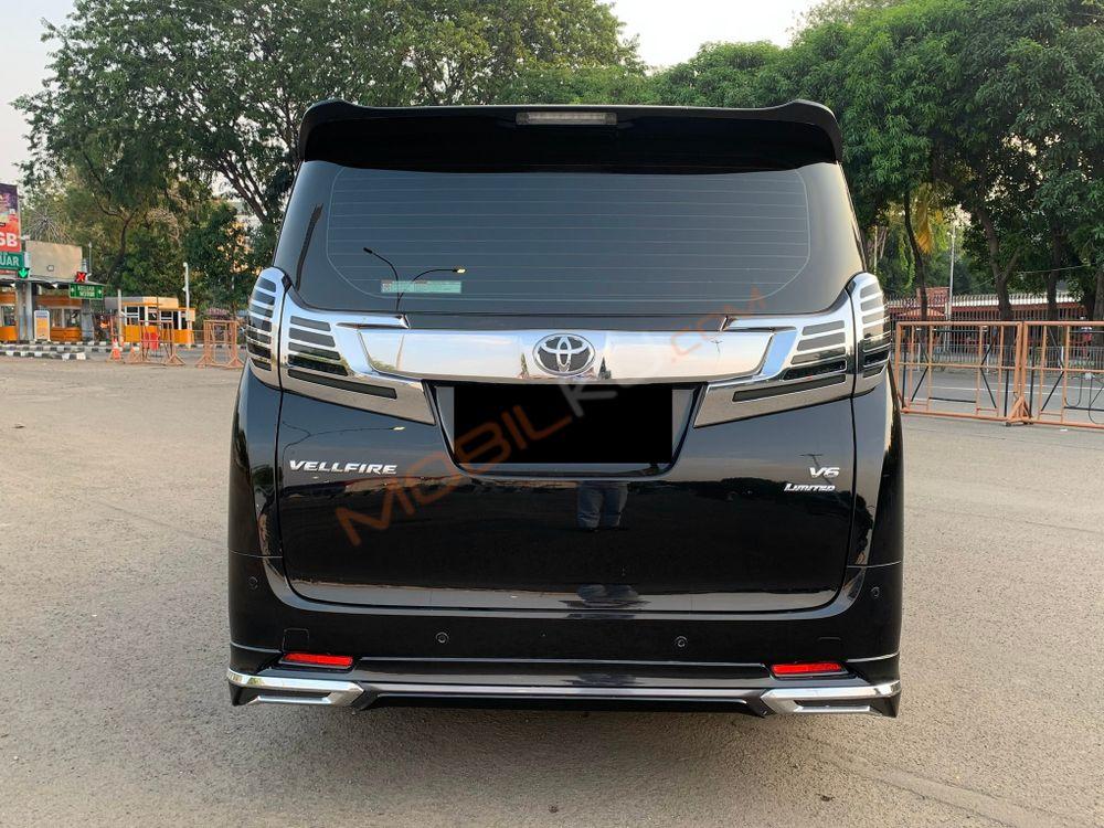 Mobil Toyota Vellfire 2016