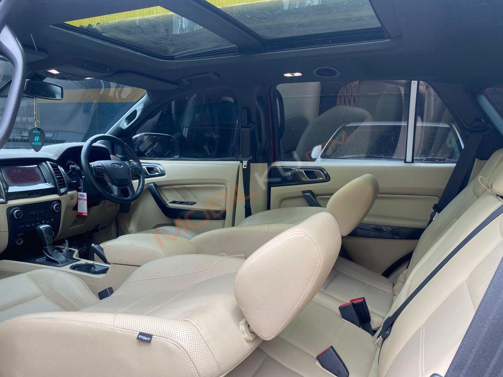 Mobil Ford Everest 2016