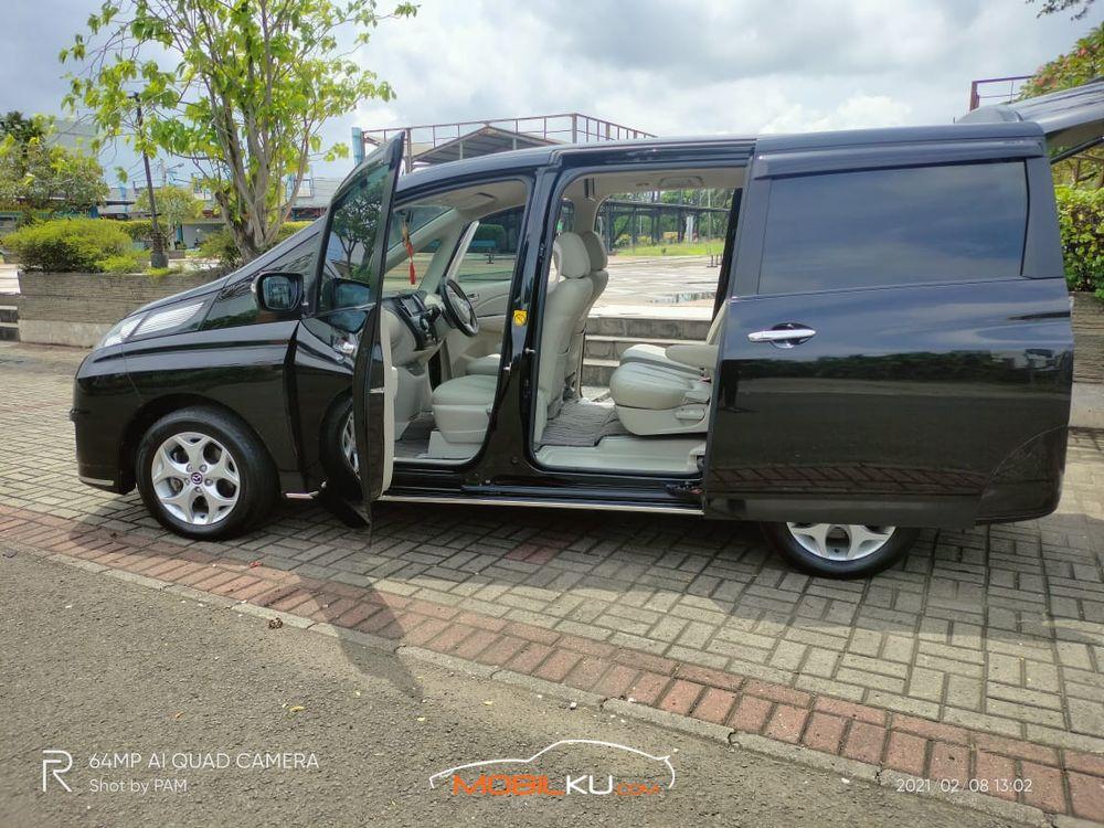 Mobil Mazda Biante 2015