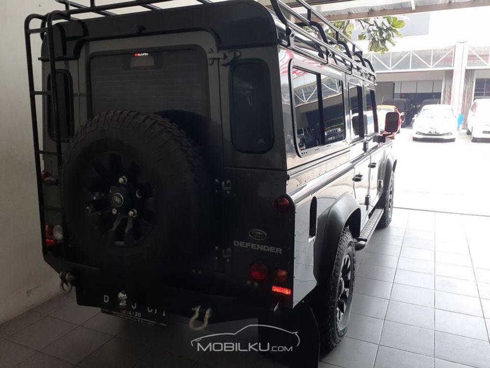 Mobil Land Rover Defender 2014
