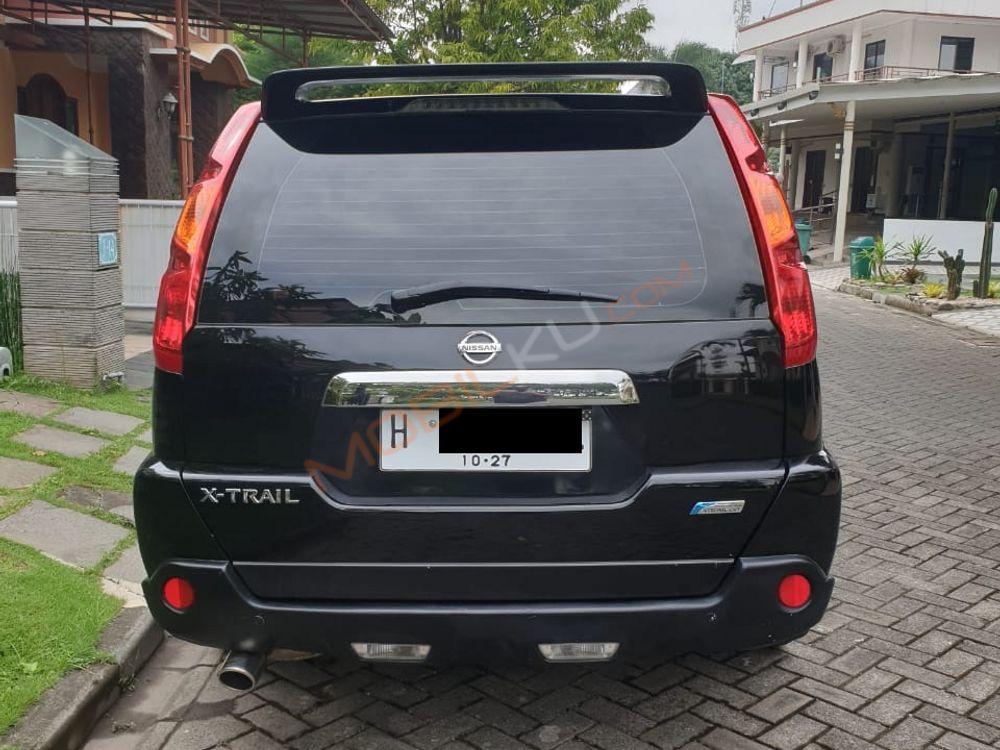 Mobil Nissan X-Trail 2009