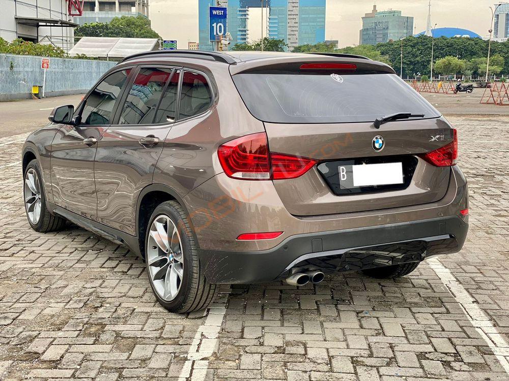 Mobil BMW X1 2013