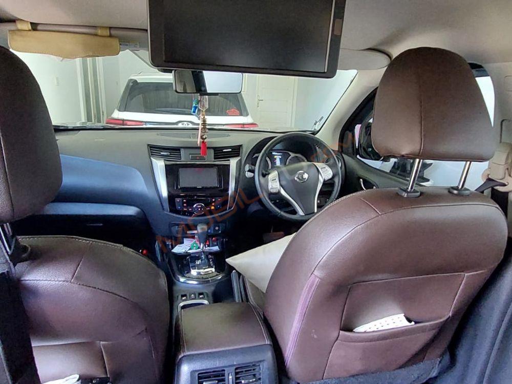 Mobil Nissan Terra 2019