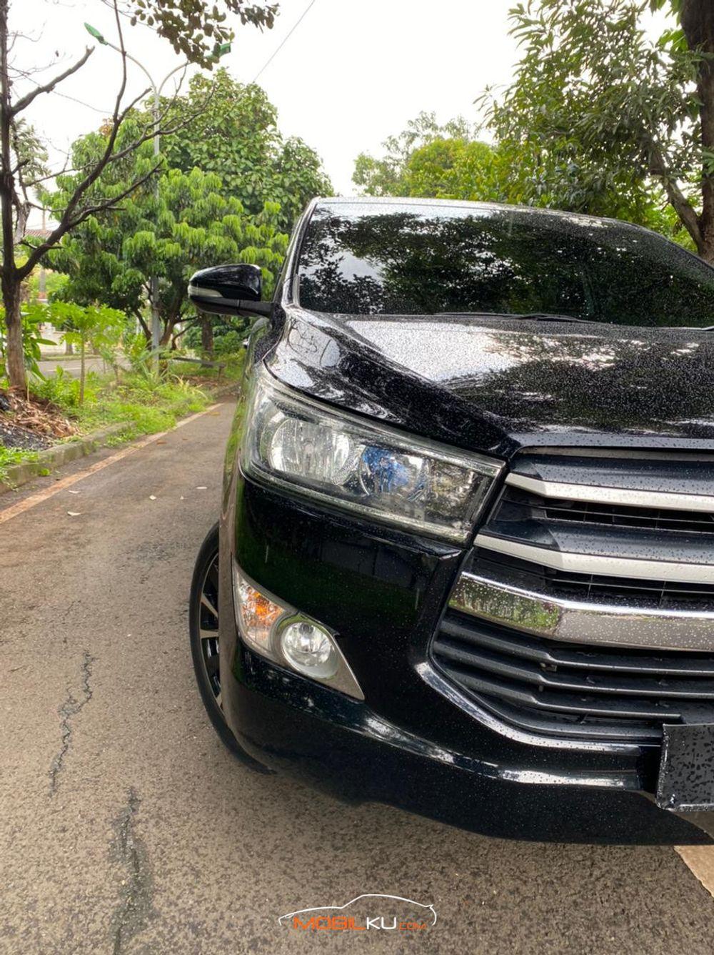 Mobil Toyota Kijang Innova 2016