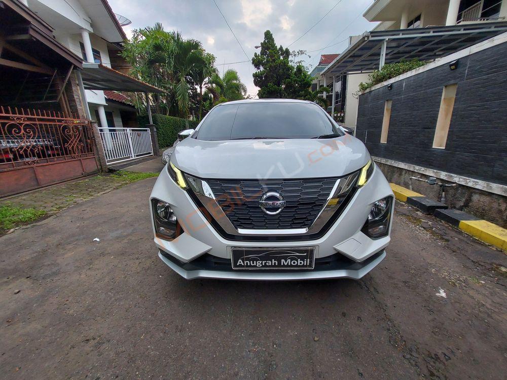 Mobil Nissan Livina 2020