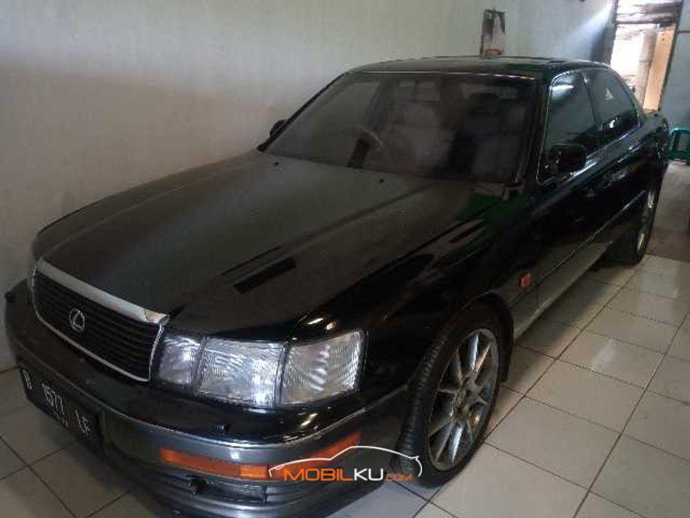 Mobil Lexus GS 1993