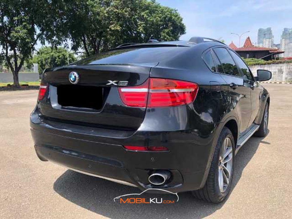 Mobil BMW X6 2013