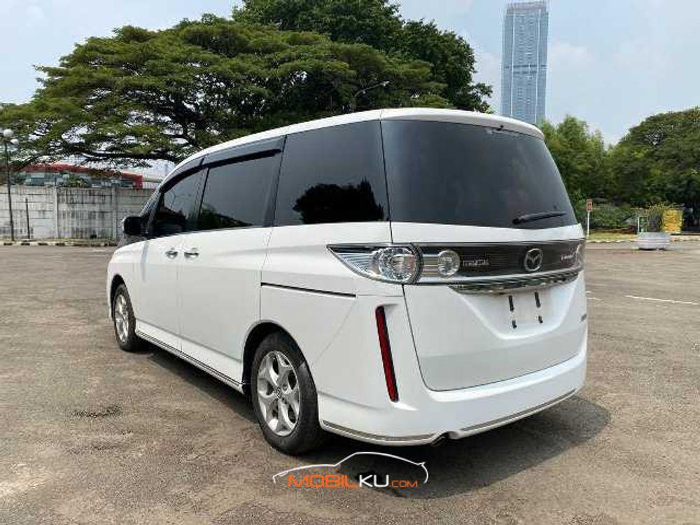 Mobil Mazda Biante 2016