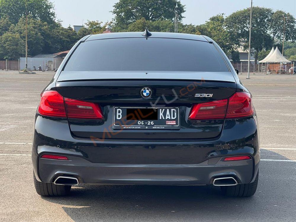 Mobil BMW 5 Series 2020