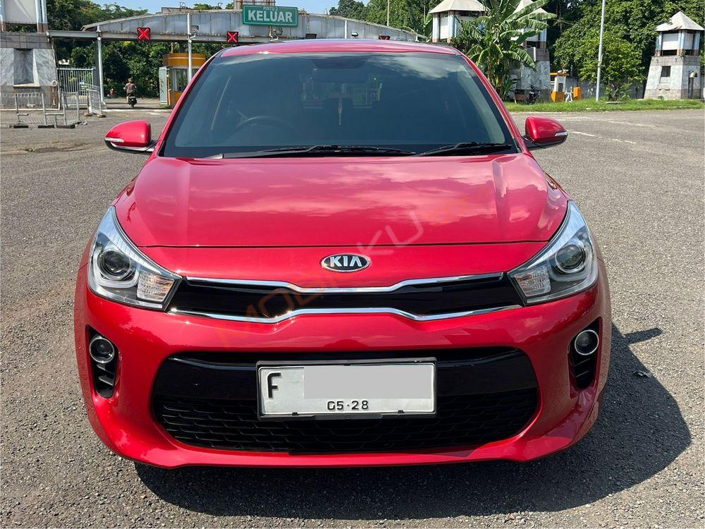Mobil Kia Rio 2017