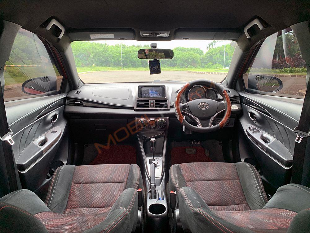 Mobil Toyota Yaris 2015