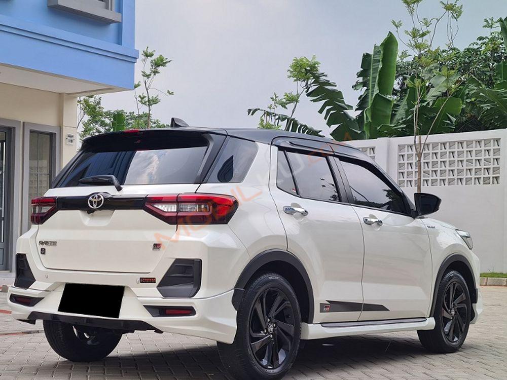Mobil Toyota Raize 2021