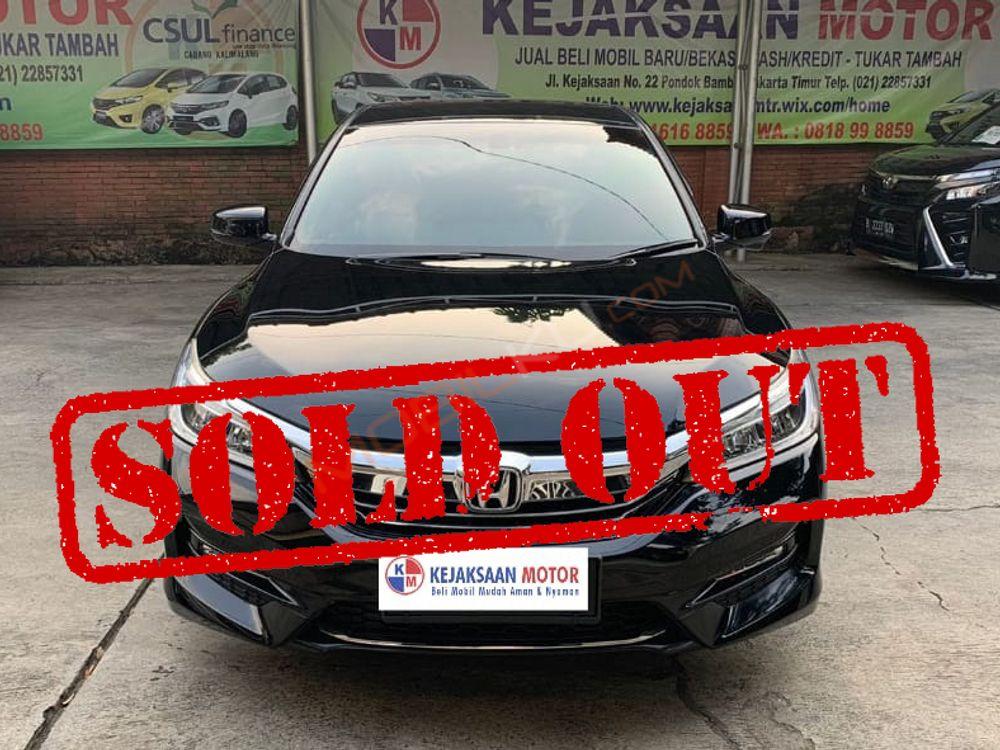 Mobil Honda Accord 2018