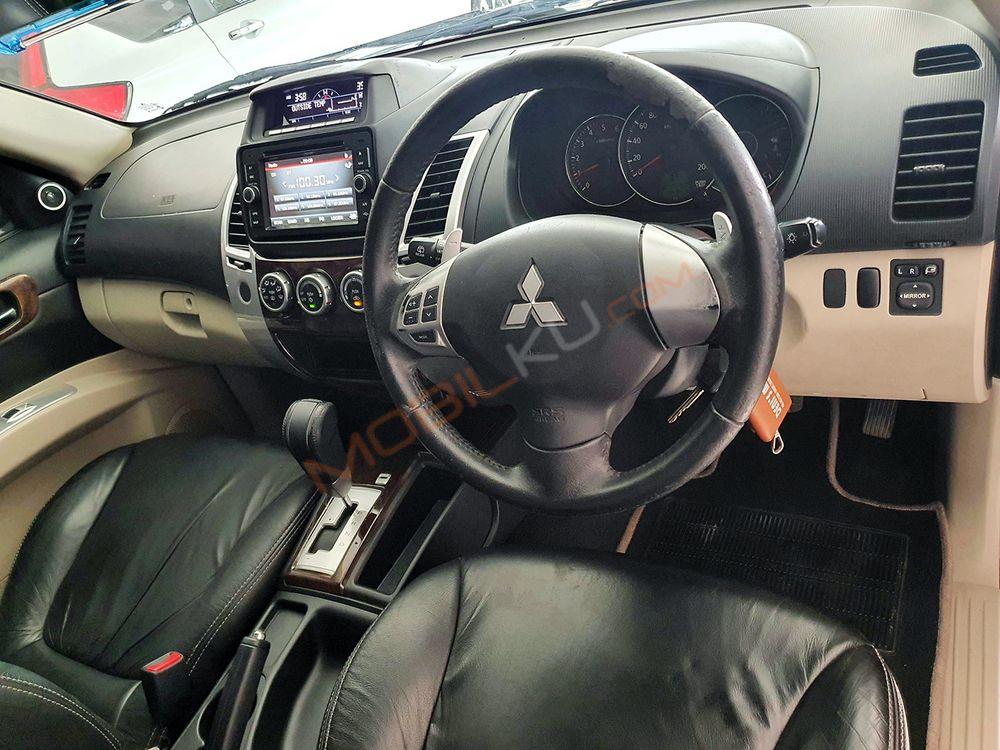 Mobil Mitsubishi Pajero Sport 2015
