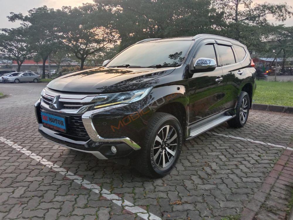 Mobil Mitsubishi Pajero 2017