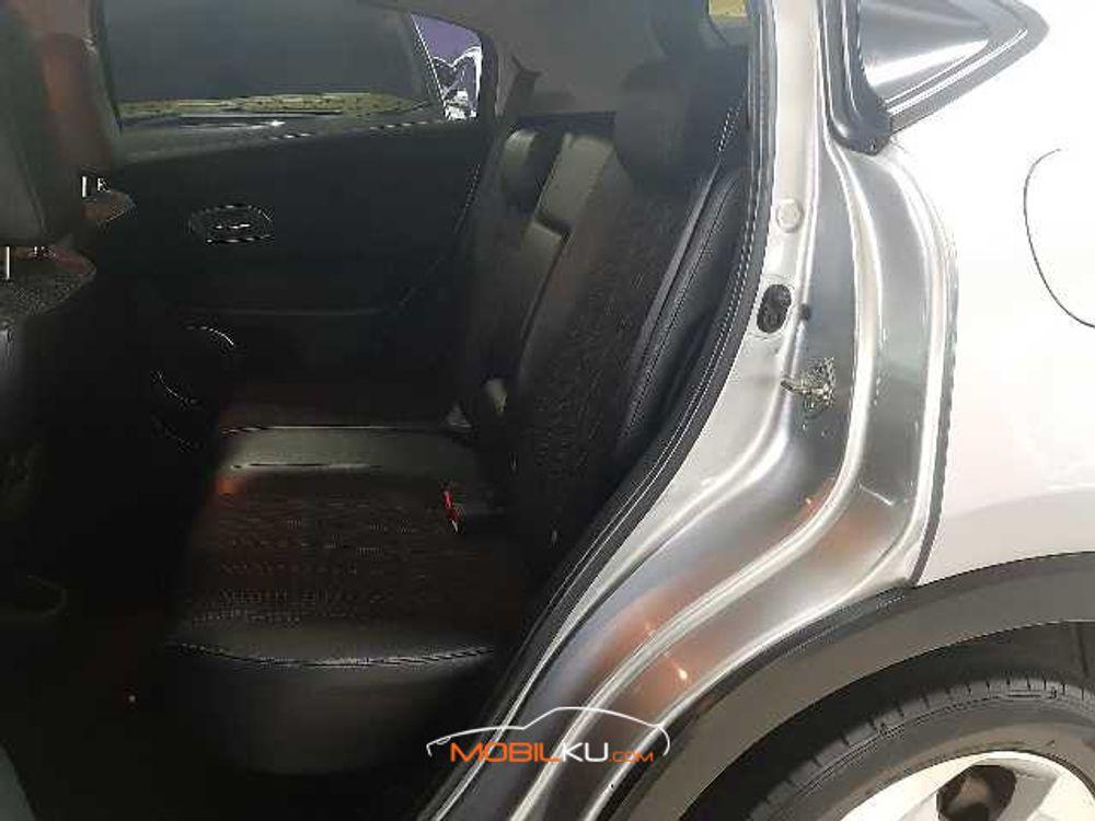 Mobil Honda HR-V 2016