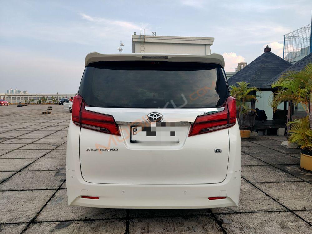 Mobil Toyota Alphard 2018