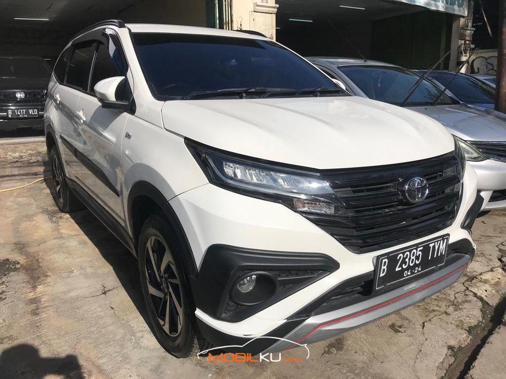 Mobil Toyota Rush 2019