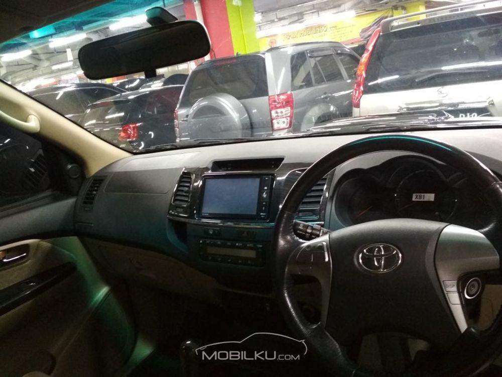Mobil Toyota Fortuner 2015
