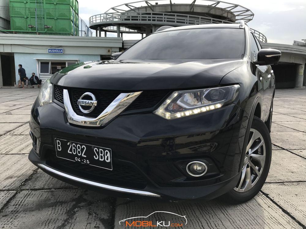 Mobil Nissan X-Trail 2015