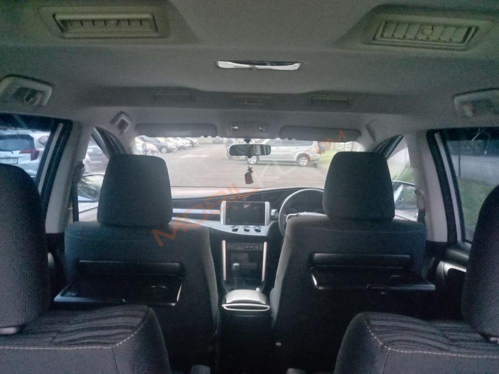 Mobil Toyota Kijang Innova 2021