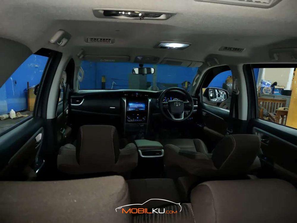 Mobil Toyota Fortuner 2016