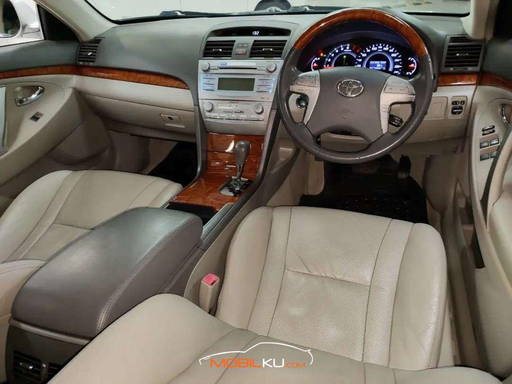 Mobil Toyota Camry 2011