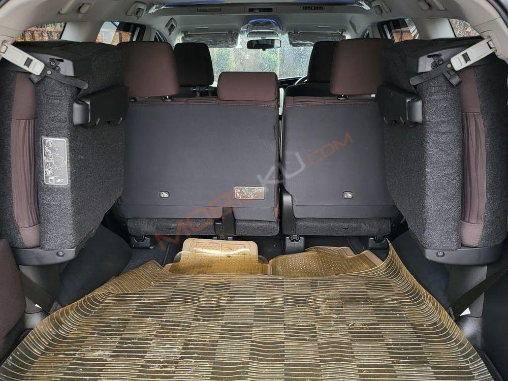 Mobil Toyota Kijang Innova 2021