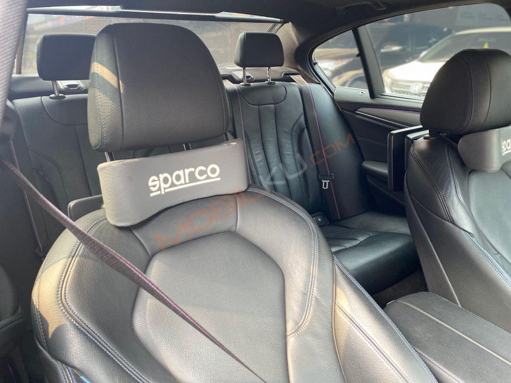 Mobil BMW 5 Series 2020