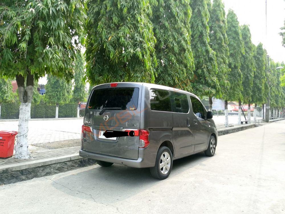 Mobil Nissan Evalia 2013