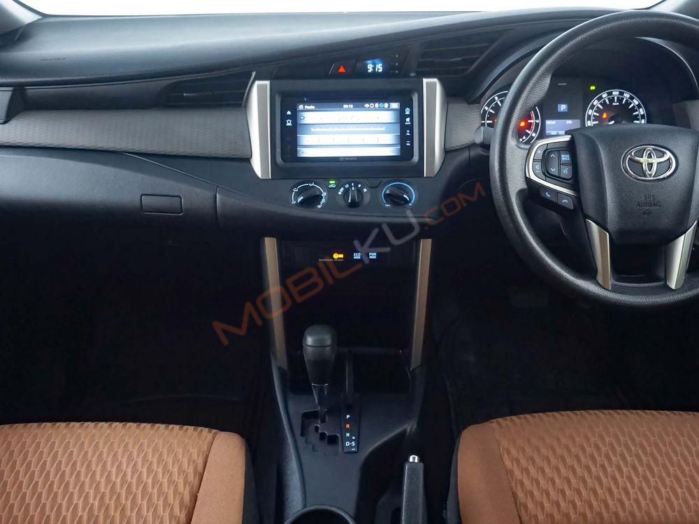 Mobil Toyota Kijang Innova 2017